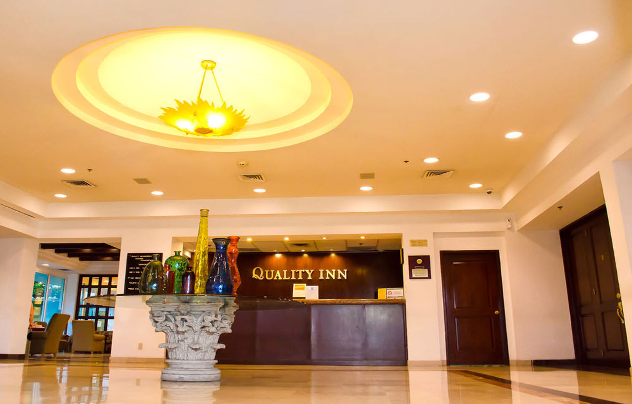 Quality Inn Monterrey La Fe Eksteriør bilde